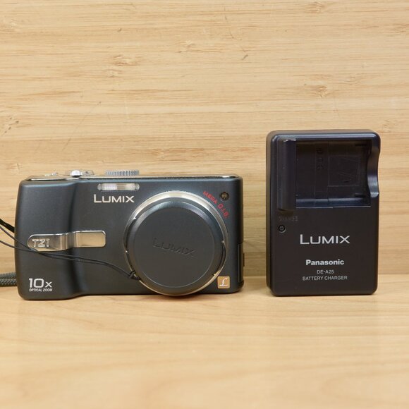 Panasonic Lumix DMC-TZ1 / 5MP Digital Camera / 10x Optical Zoom / Made in Japan - Picture 2 of 7